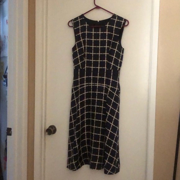 Silk dress - Picture 3 of 7